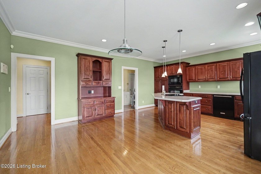 Over 5300 Sq. Ft Deville Custom 2 Story Home*One Owner*5 - photo 7