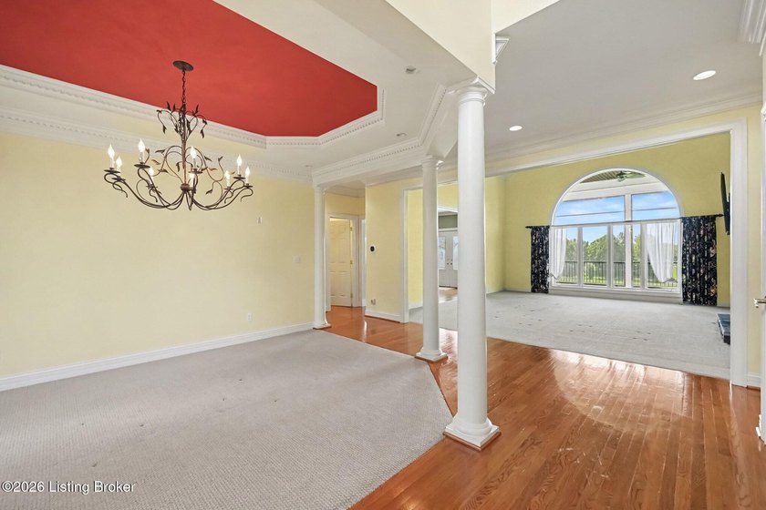 Over 5300 Sq. Ft Deville Custom 2 Story Home*One Owner*5 - photo 10