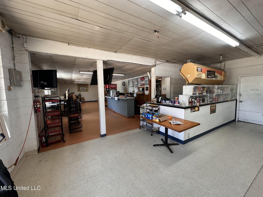 Outstanding opportunity to own a 3,362 SqFt restaurant/ - photo 9