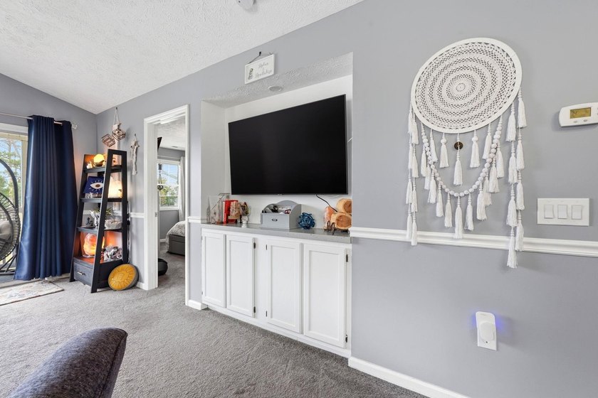 End-unit, top-floor two-bedroom, two-bathroom condo with a split - photo 19