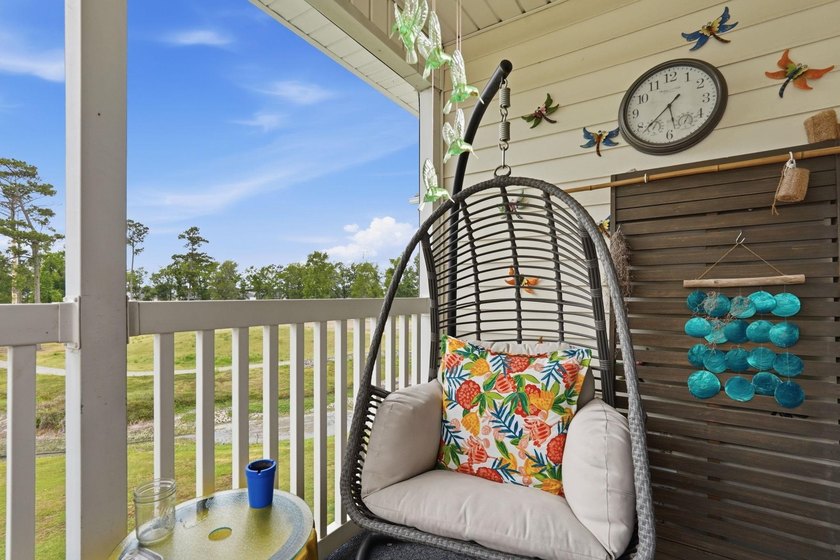 End-unit, top-floor two-bedroom, two-bathroom condo with a split - photo 22