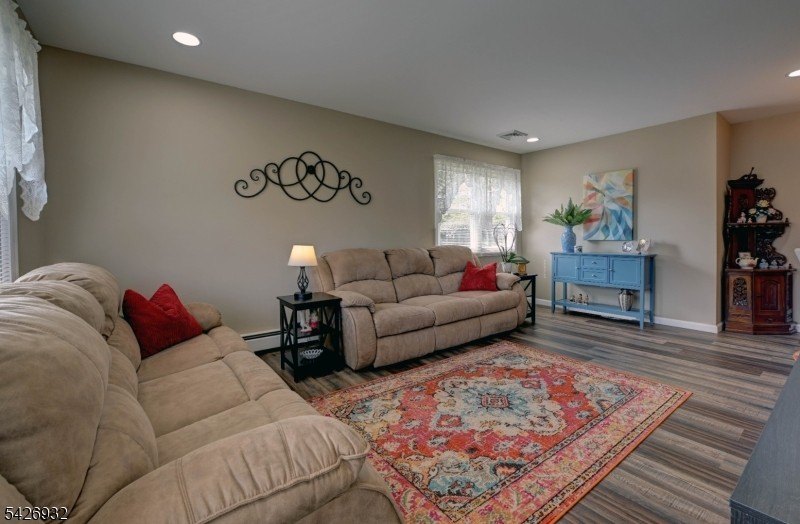 Step into easy living at 123 Columbine Circle, a beautifully - photo 2