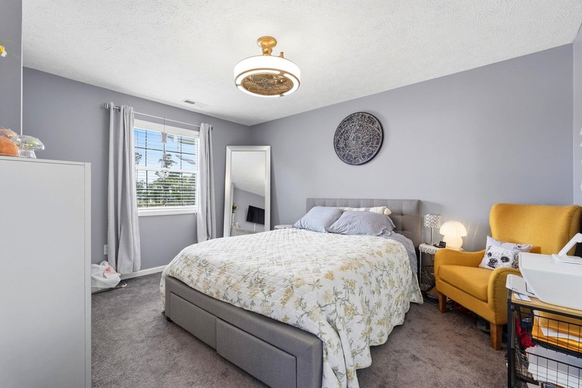 End-unit, top-floor two-bedroom, two-bathroom condo with a split - photo 23