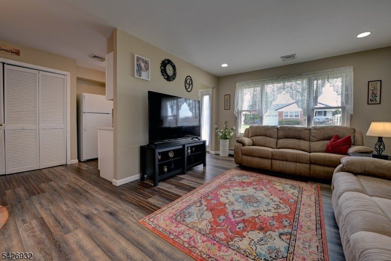 Step into easy living at 123 Columbine Circle, a beautifully - photo 3
