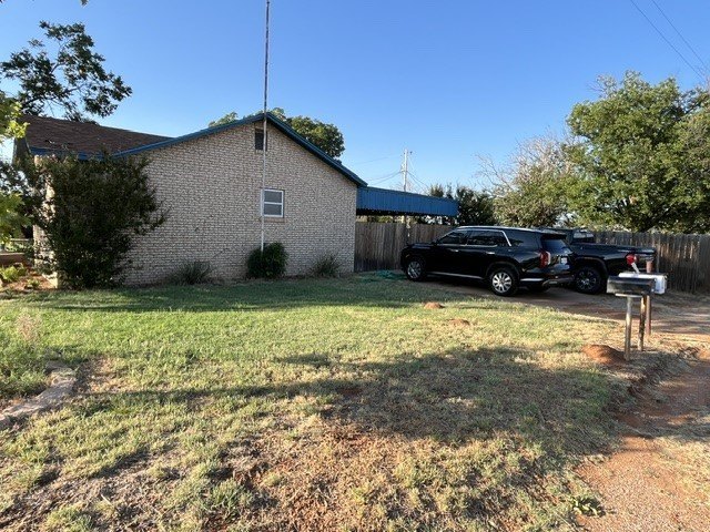 Updated home for the family with additional living area added to - photo 5