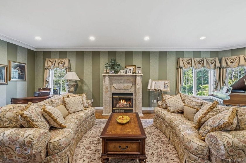 A Private Estate with Breathtaking Pond Views Tucked away at the - photo 10