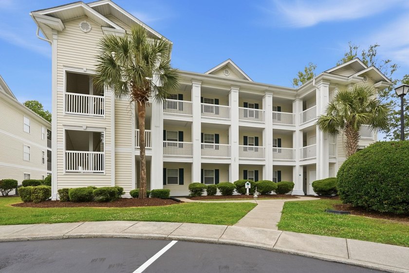 End-unit, top-floor two-bedroom, two-bathroom condo with a split - photo 42