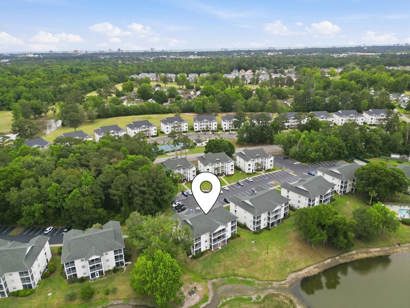 End-unit, top-floor two-bedroom, two-bathroom condo with a split - photo 48