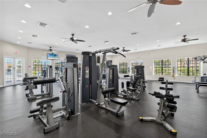 One Bedroom plus Loft (Den). 2 Car Garage (Tandem Garage: one - photo 8