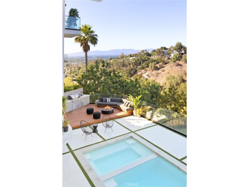 A one of a kind, warm and inviting custom Studio City hillside - photo 3