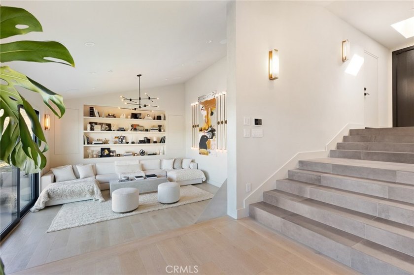 A one of a kind, warm and inviting custom Studio City hillside - photo 5