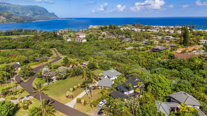 Experience the magic of Kauai from this move-in ready 4-bedroom - photo 4