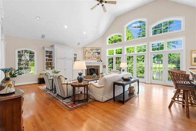 A truly exceptional property where quality, elegance, and views - photo 14