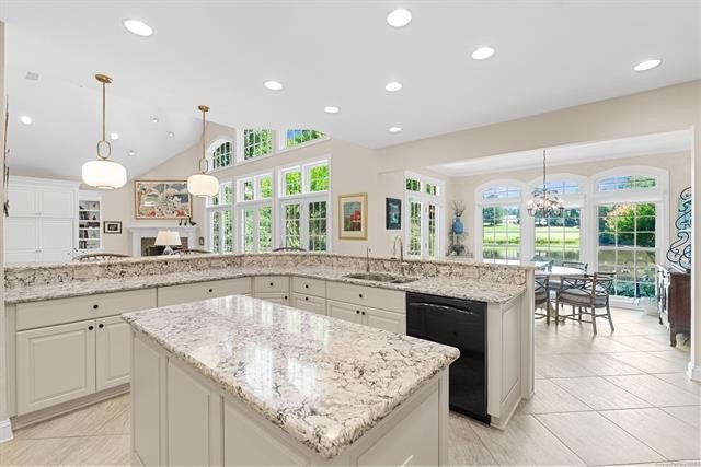 A truly exceptional property where quality, elegance, and views - photo 20