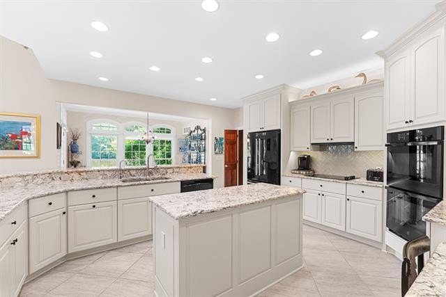 A truly exceptional property where quality, elegance, and views - photo 21