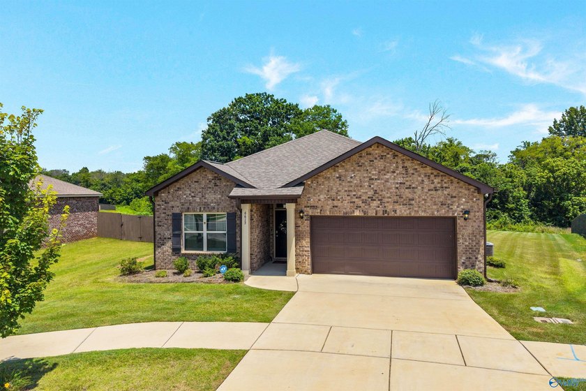 Great location near Research Park Blvd. Upgraded, 3 year old - photo 3