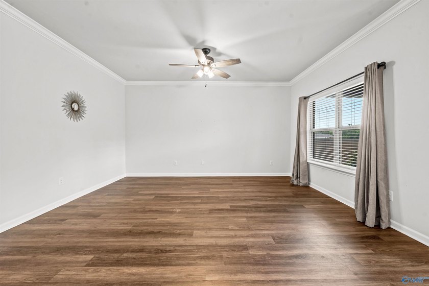 Great location near Research Park Blvd. Upgraded, 3 year old - photo 6