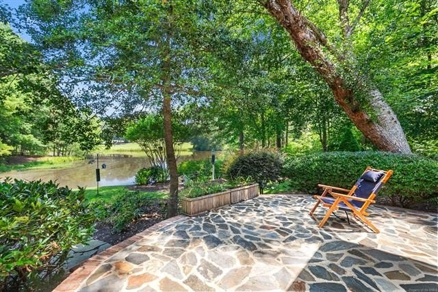 A truly exceptional property where quality, elegance, and views - photo 31