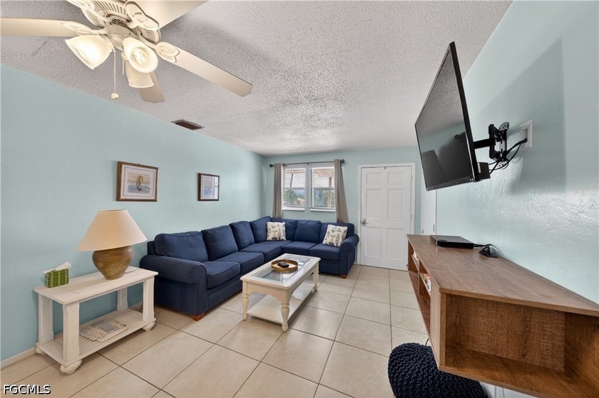 Eucalyptus Park: Premier Duplex with lower owner's unit in - photo 3