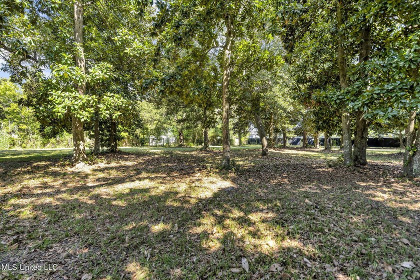 Cleared lot in the heart of Biloxi. At one time was the location - photo 3