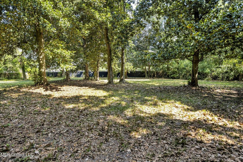 Cleared lot in the heart of Biloxi. At one time was the location - photo 4
