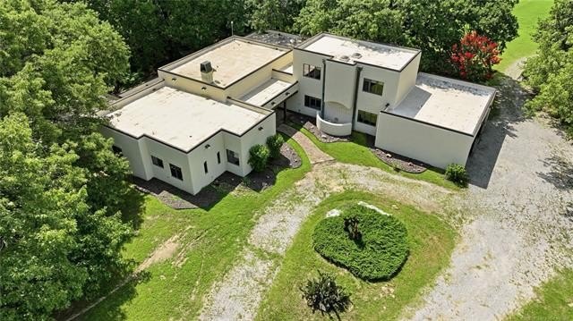 Experience a rare opportunity to own a private luxury estate on - photo 3