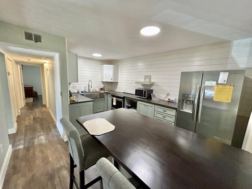 ESTATE SALE of this ground floor unit with or without - photo 16