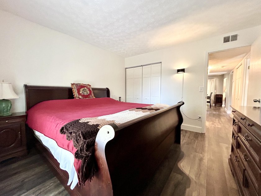 ESTATE SALE of this ground floor unit with or without - photo 19