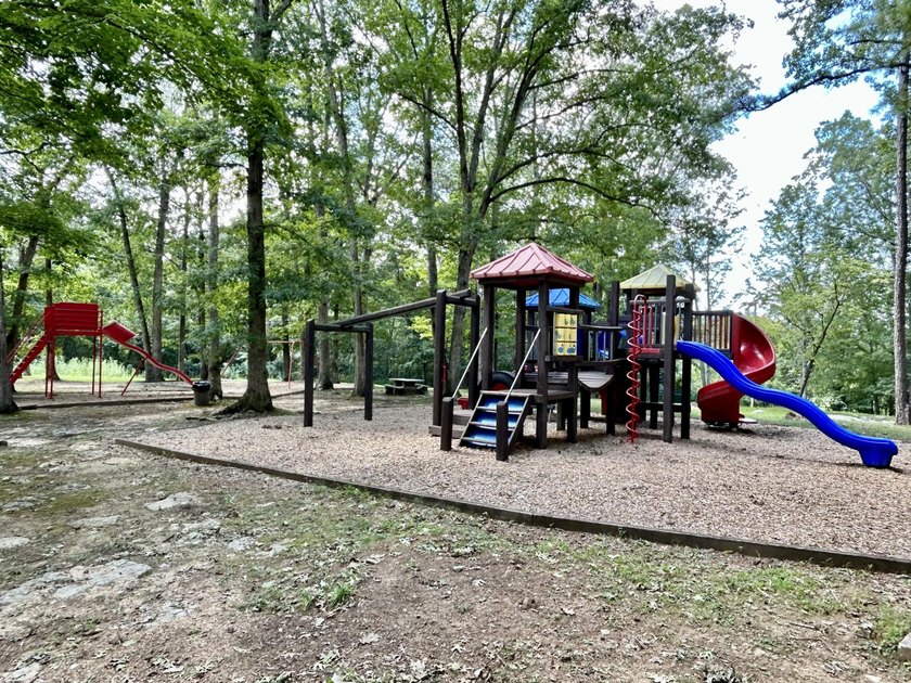 ESTATE SALE of this ground floor unit with or without - photo 32