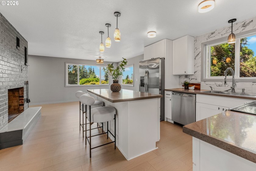 Like new home with a lower interest rate payment! Seller willing - photo 10