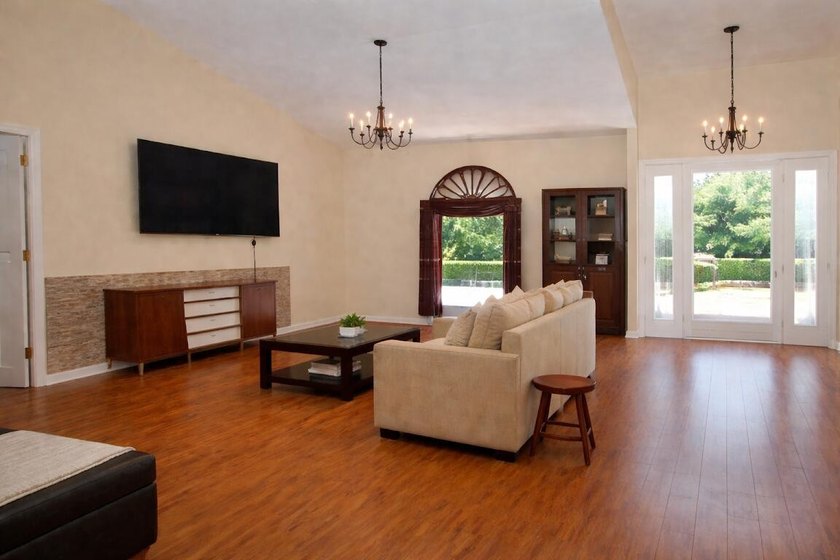 Open-Concept Pool Home with private 4th Bedroom suite No HOA! - photo 8