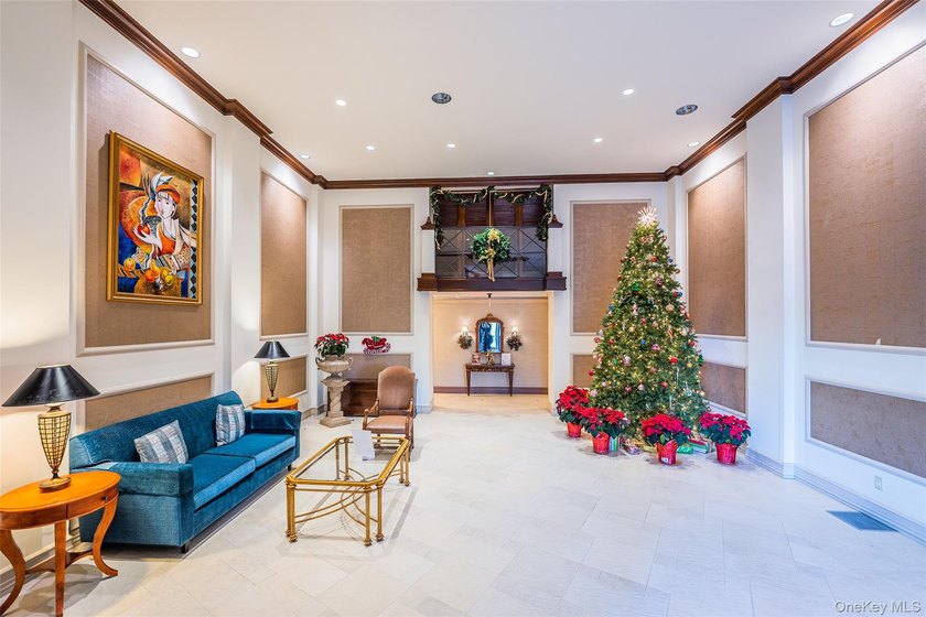 Beautiful high-floor 1-bedroom, 1-bath condo. This bright and - photo 4