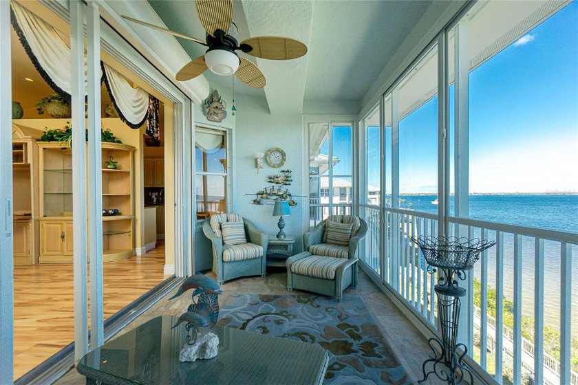 STUNNING 3 Bedroom, 2 Bathroom TOP FLOOR condo located in the - photo 45