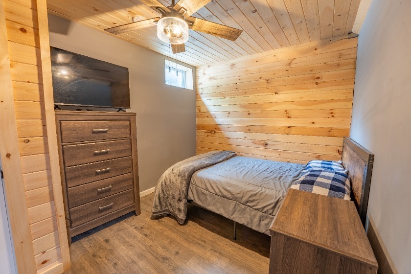 Fully remodeled, modern lake home with 10' lake access - photo 22