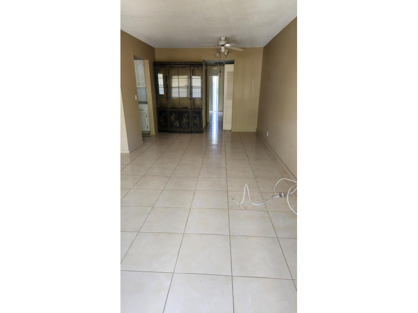 This 2nd floor 1 bedroom, 1 and a half bath, unit has upgraded - photo 2