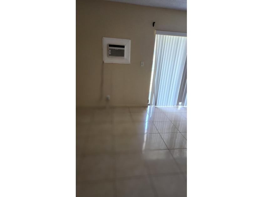 This 2nd floor 1 bedroom, 1 and a half bath, unit has upgraded - photo 9