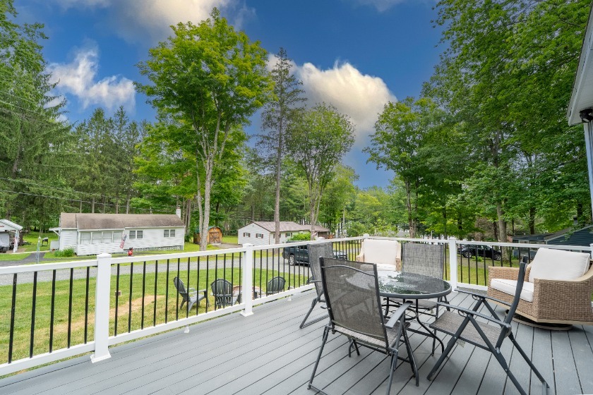 Fully remodeled, modern lake home with 10' lake access - photo 13