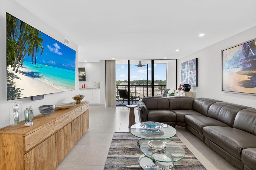 Rare Chance to own this UNRIVALED newly renovated large 2,126 - photo 19