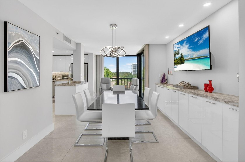 Rare Chance to own this UNRIVALED newly renovated large 2,126 - photo 24