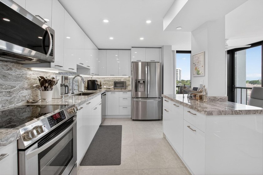Rare Chance to own this UNRIVALED newly renovated large 2,126 - photo 29