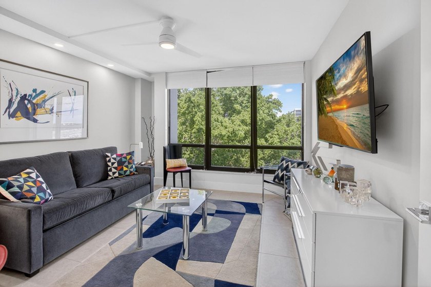Rare Chance to own this UNRIVALED newly renovated large 2,126 - photo 33