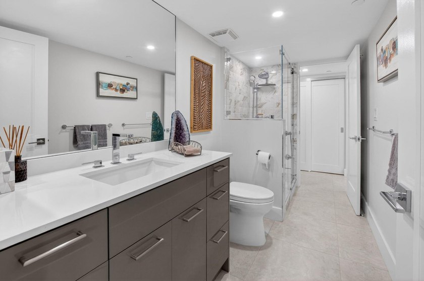 Rare Chance to own this UNRIVALED newly renovated large 2,126 - photo 38