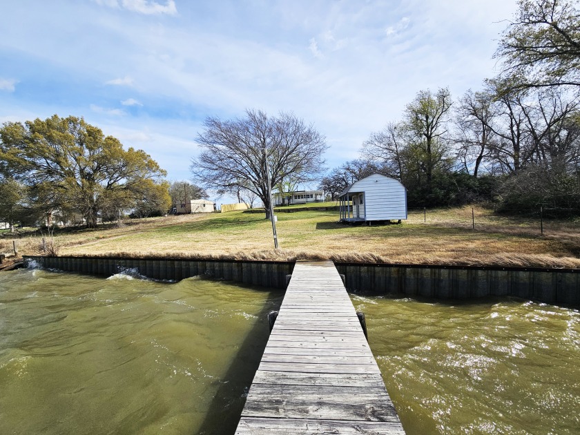 3/2 Waterfront Home in Big Creek Subdivision - photo 4