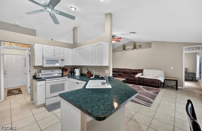 Pool/spa home in a great location, with easy access to the Pine - photo 8