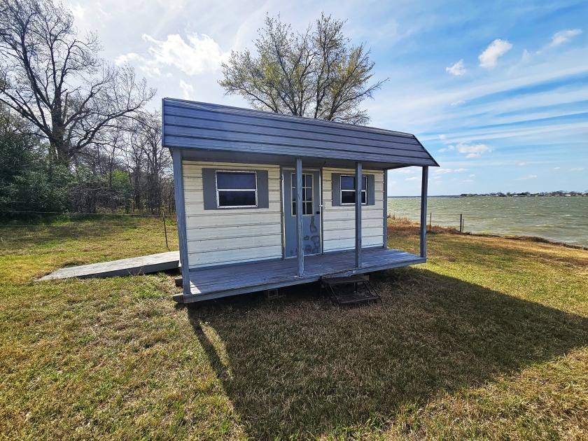 3/2 Waterfront Home in Big Creek Subdivision - photo 6