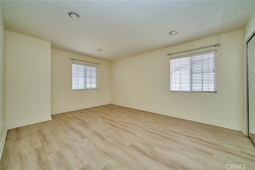 Welcome to this newer construction freestanding townhome in the - photo 18