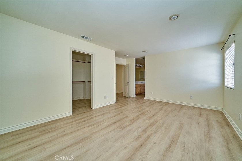 Welcome to this newer construction freestanding townhome in the - photo 20