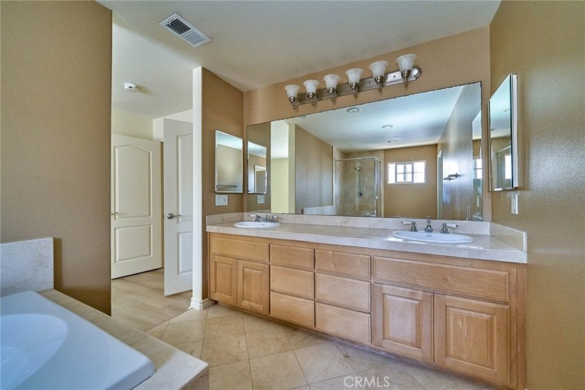 Welcome to this newer construction freestanding townhome in the - photo 23