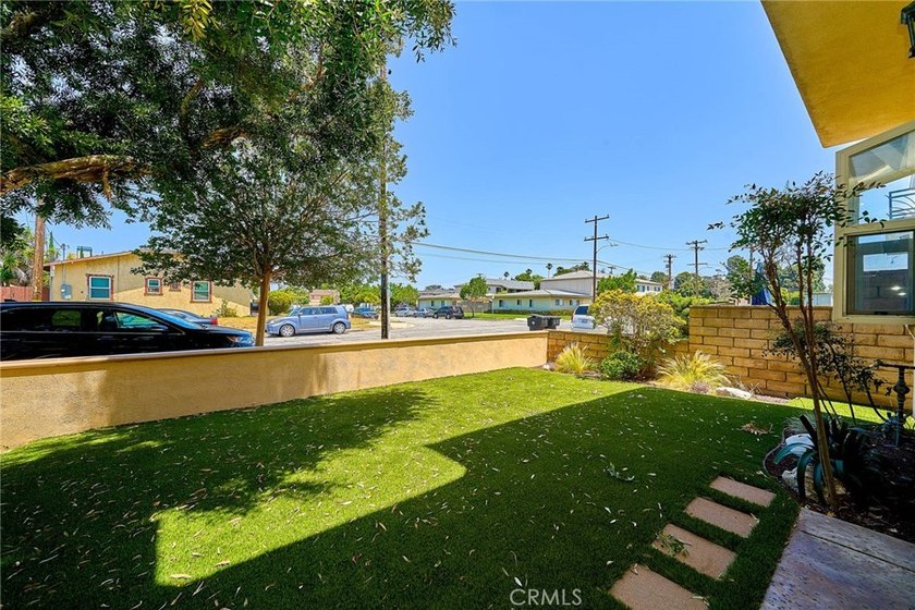 Welcome to this newer construction freestanding townhome in the - photo 31