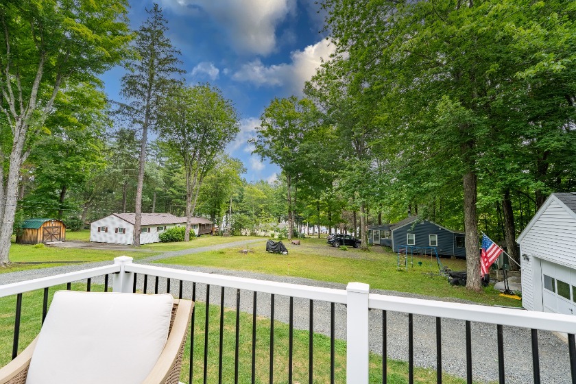 Fully remodeled, modern lake home with 10' lake access - photo 2